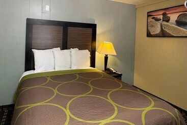 Мотель Pinewood Inn