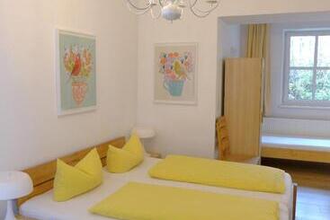 Pension Stoi Budget Guesthouse