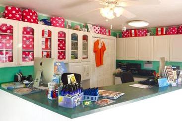 منتجع Waterside Inn On The Beach