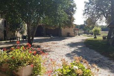 تختخواب و صبحانه Domaine L Esprit D Antan