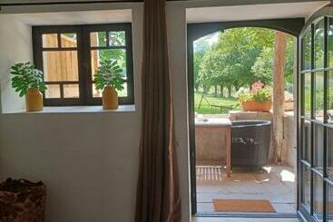 تختخواب و صبحانه Domaine L Esprit D Antan
