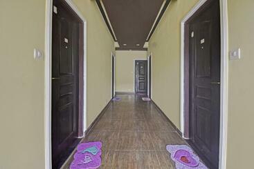 Hotel Capital O 81657 Madhus Inn