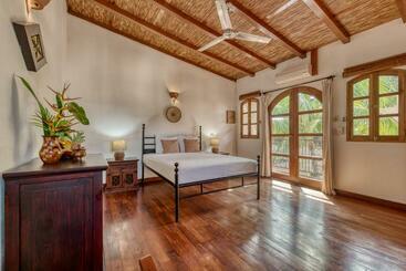 Boutique Hotel Secret Garden Granada