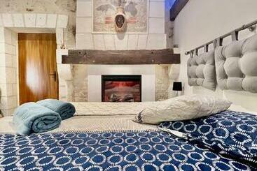 پانسیون Suite Privative Jacuzzi Sauna De La Villa Del Castagnol