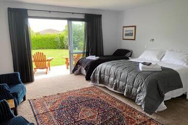 Bed and Breakfast Fitzroy Bnb 39b Whangapoua Road