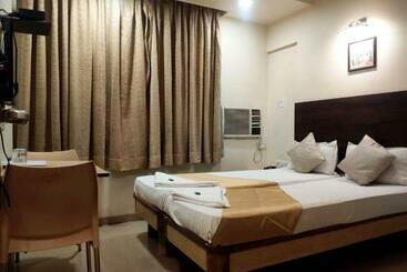 בית מלון כפרי Ghansoli Konark In Lodging & Boarding