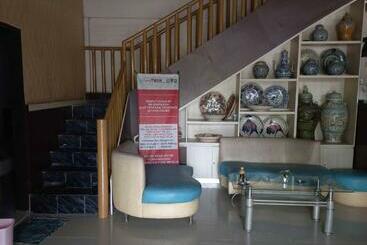 هتل Reddoorz Near Poso City Mall