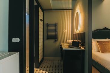 펜션 Torel Royal Court