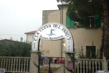 Общежитие La Cueva Del Faro