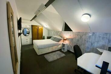 פנסיון Townhouse 105