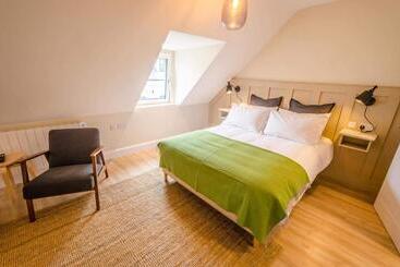 هتل آپارتمان Rookery Lane Food And Lodging