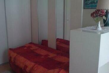 تختخواب و صبحانه Chambres D Hôtes Issy Paris