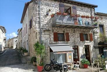 住宿加早餐 La Cambra Dé Monflanquin