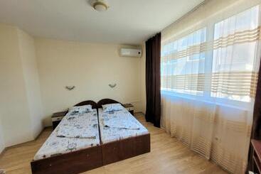 Отель Guesthouse Iceberg