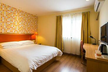 هتل Home Inn Shijiazhuang Zhengding International Small Commodities Market