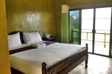 膳宿费 Baan Ruam Cha