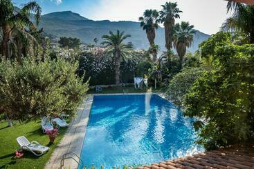 Villa Megna Green Paradise B&b