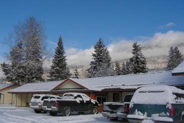 Bell Mountain Motel McBride