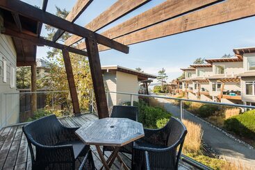 Cox Bay Beach Resort