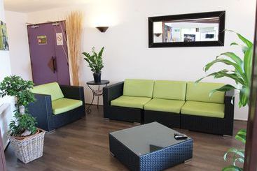 בית מלון כפרי East