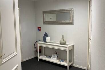 Brit Hotel Des Grands Hommes Bordeaux Centre