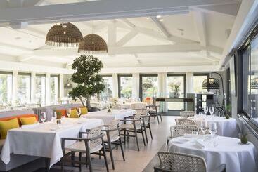 هتل De Paris Sainttropez