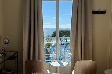 هتل Eden  La Baigneuse