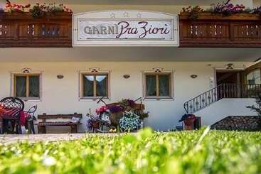 בית מלון כפרי Garnì Prà Fiorì