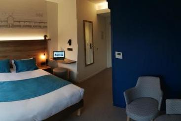 هتل Hôtel Des Halles