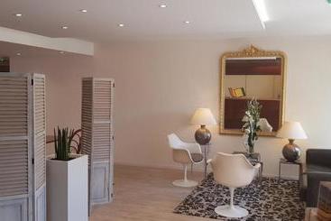 هتل Hôtel Le Galoubet