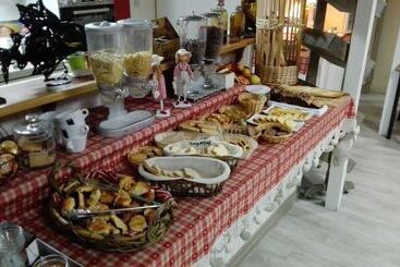 ホテル Kyriad Direct Saintes