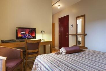 Отель Quartier Des Spectacles