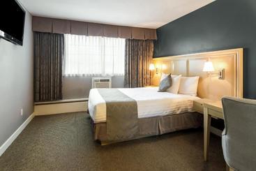هتل Red Lion Inn & Suites Abbotsford