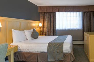 هتل Red Lion Inn & Suites Abbotsford