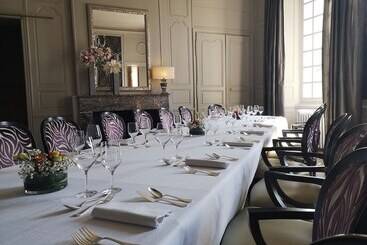 هتل Hôtel Restaurants & Spa Perier Du Bignon