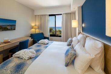 아파트호텔 Helios & Spa