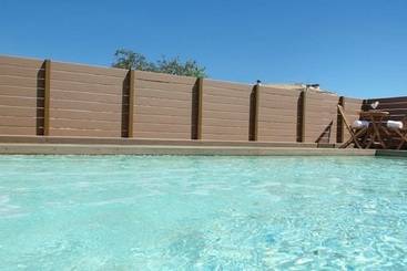 アパートホテル Arrels D'emporda