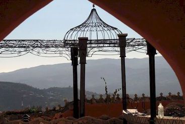 تختخواب و صبحانه Dar Meziana
