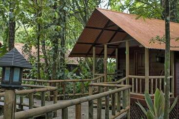 Отель Aninga Lodge