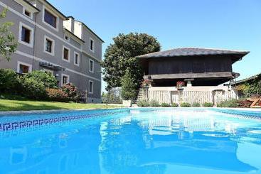 Отель Casa De Castro