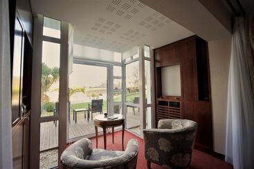 ホテル Clos De Vallombreuse, The Originals Relais