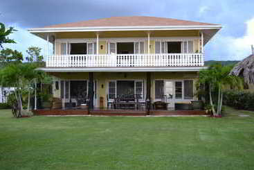 هتل Golden Cove Resort