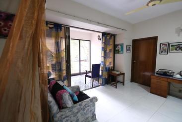 هتل Green House Guest House