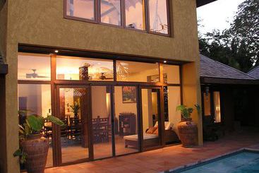 هتل Mayoka Lodge
