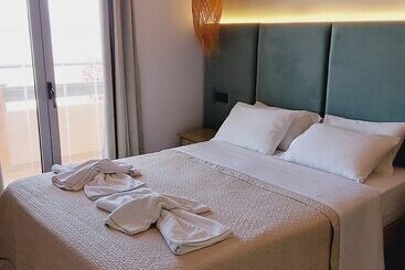 ホテル Ninos On The Beach