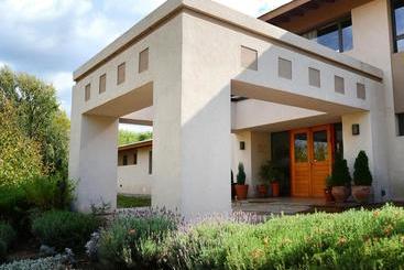 هتل Posada Piedras Del Sol