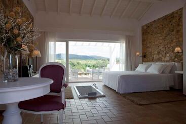 هتل روستایی Herdade Do Amarelo Nature & Spa