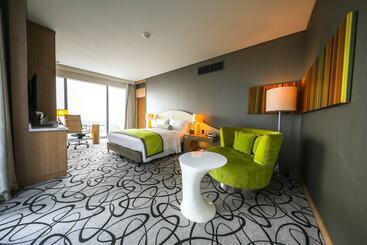 هتل Sofitel Dubai Downtown