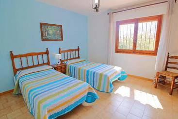 Detached Villa With Private Swimming Pool In Calpe For Families And Groups