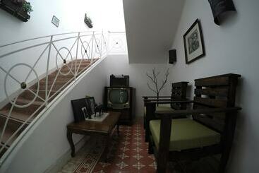 هتل Hostal 1915